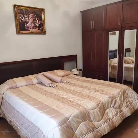 Ubytování v soukromí Triple Rooms Double With Lake View Balcony *