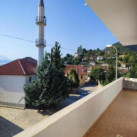 Double Triple With View Balcony Privatunterkunft Pogradec