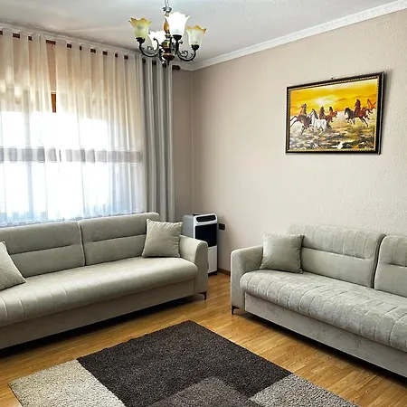Triple Rooms Double With Lake View Balcony Ubytování v soukromí Pogradec